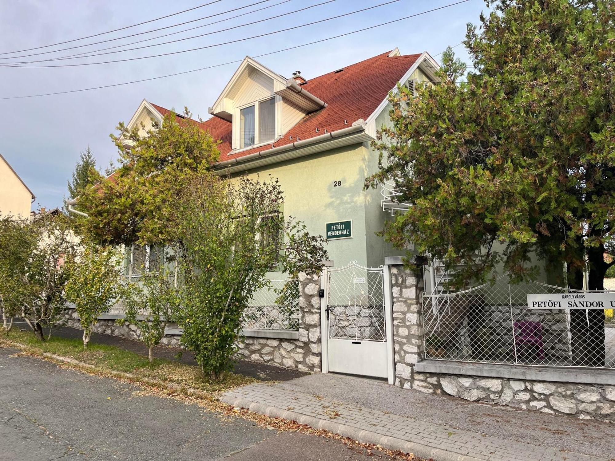 Hotel Petoefi Vendeghaz Erlau Exterior foto